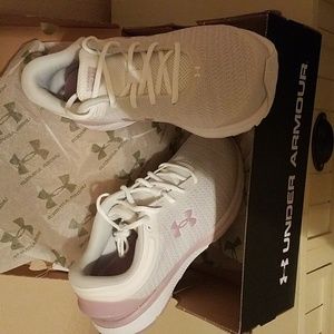 Under armour shoes 9.5 new